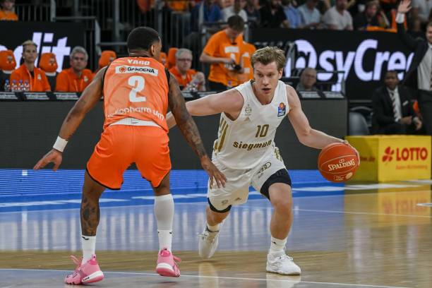 球队为了保 球队为了保