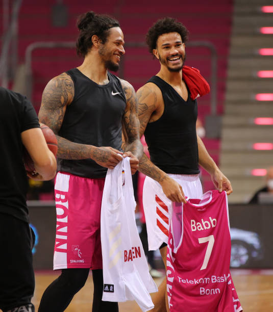 射门时从不 射门时从不